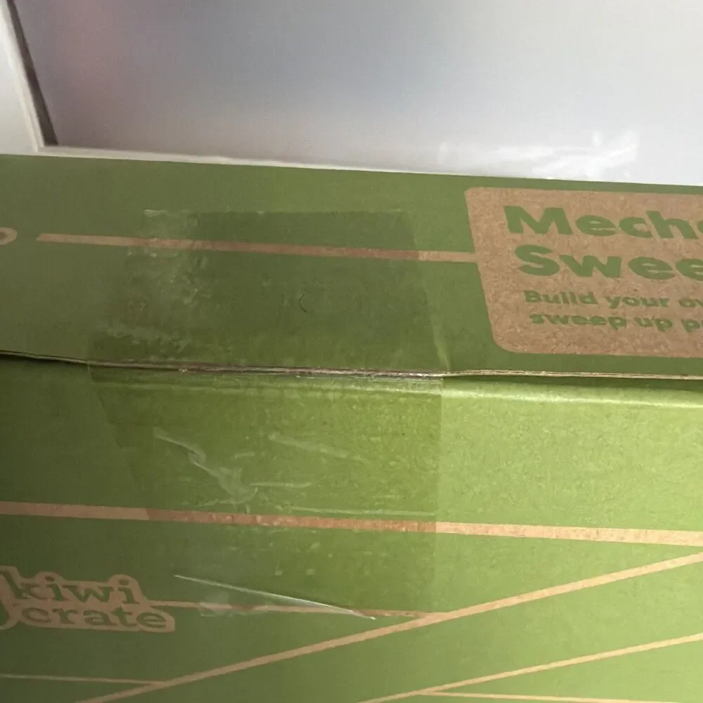 Kiwi Co Crate Mechanical Sweeper Age 6+ STEM Based Science Box New